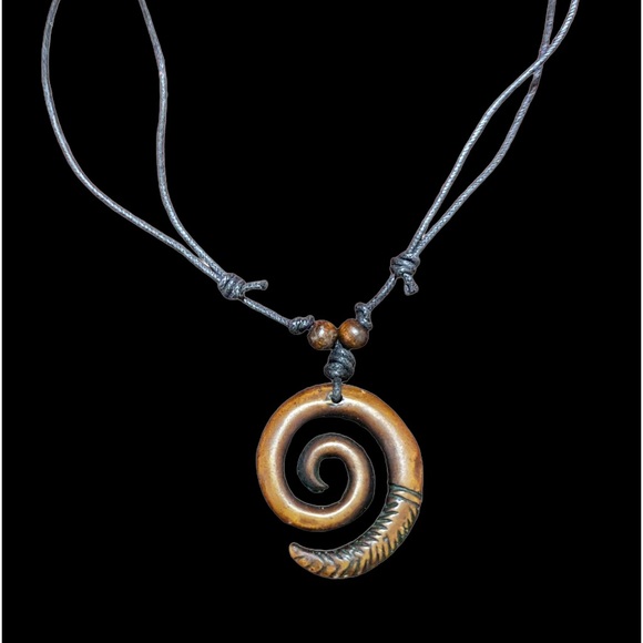Design Spiral Helix 
Pendant Necklace Amulet
Tribal bohemian Fashion Jewelry - Picture 4 of 6